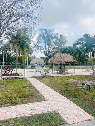 3251 Holiday Springs Blvd 403, Margate, FL 33063