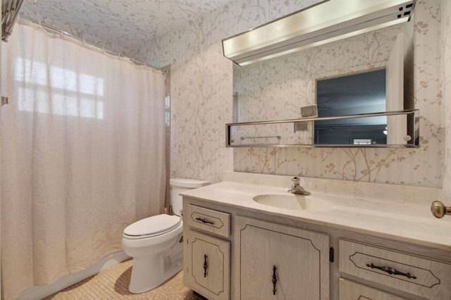 5392 Lakefront Boulevard A, Delray Beach, FL 33484