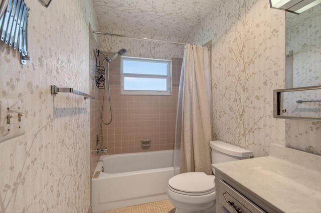 5392 Lakefront Boulevard A, Delray Beach, FL 33484