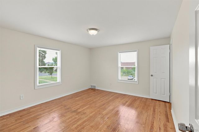 16130 Whitcomb Street, Detroit, MI 48235