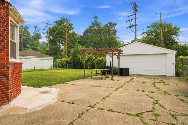 16130 Whitcomb Street, Detroit, MI 48235