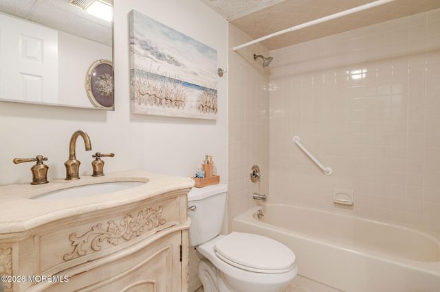 66 Whitefield Avenue 114, Ocean Grove, NJ 07756