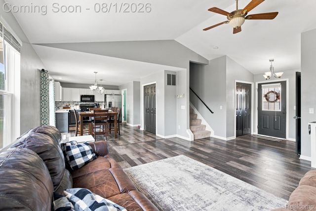 5189 Meadow Crest Circle, Grand Blanc Charter Township, MI 48442
