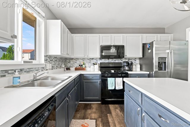5189 Meadow Crest Circle, Grand Blanc Charter Township, MI 48442