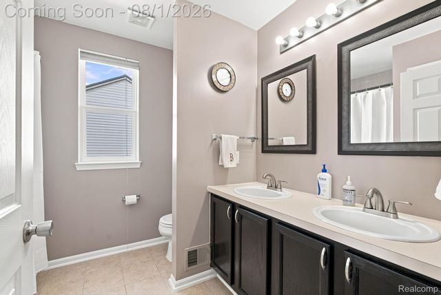 5189 Meadow Crest Circle, Grand Blanc Charter Township, MI 48442