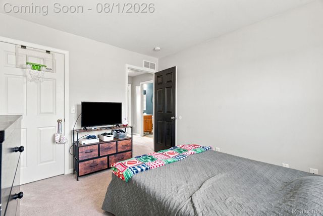 5189 Meadow Crest Circle, Grand Blanc Charter Township, MI 48442