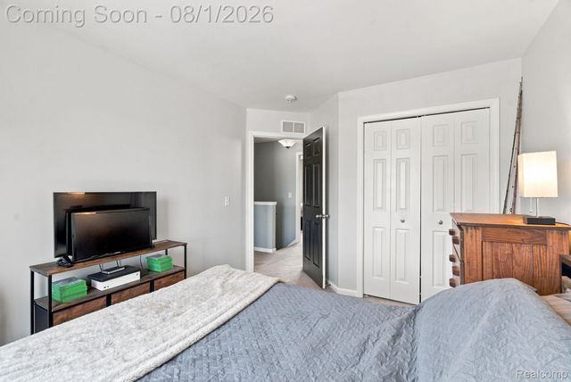 5189 Meadow Crest Circle, Grand Blanc Charter Township, MI 48442