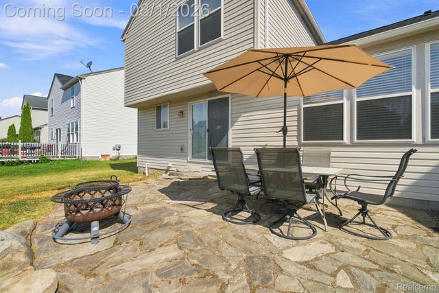 5189 Meadow Crest Circle, Grand Blanc Charter Township, MI 48442