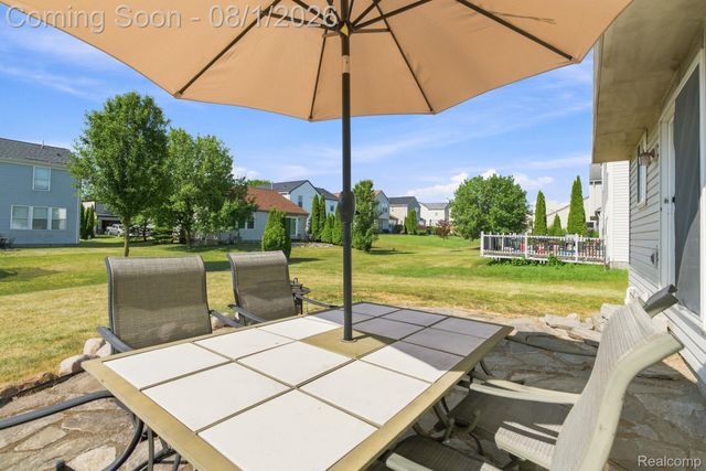 5189 Meadow Crest Circle, Grand Blanc Charter Township, MI 48442