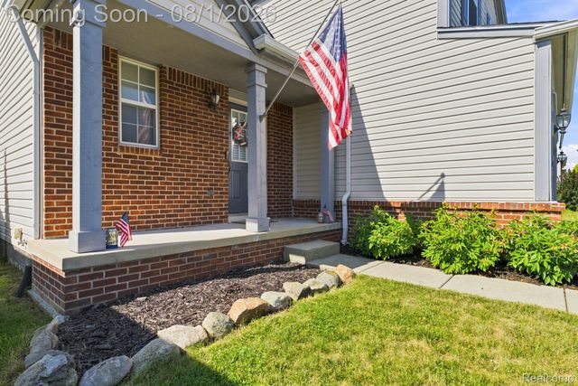 5189 Meadow Crest Circle, Grand Blanc Charter Township, MI 48442