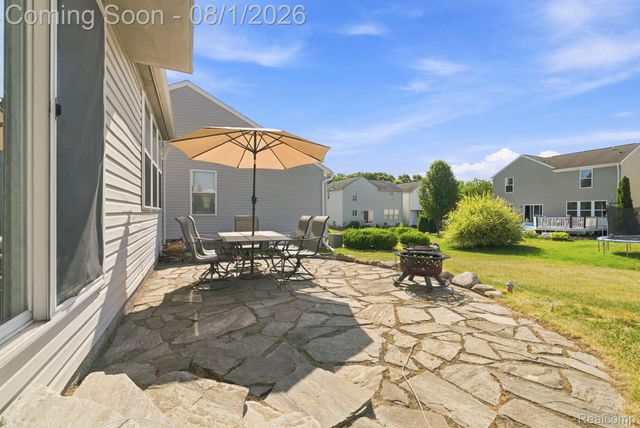 5189 Meadow Crest Circle, Grand Blanc Charter Township, MI 48442