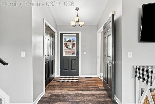 5189 Meadow Crest Circle, Grand Blanc Charter Township, MI 48442
