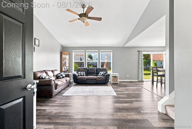 5189 Meadow Crest Circle, Grand Blanc Charter Township, MI 48442