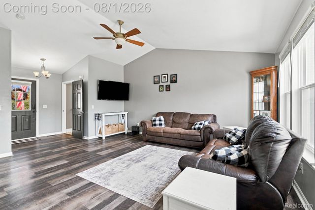5189 Meadow Crest Circle, Grand Blanc Charter Township, MI 48442
