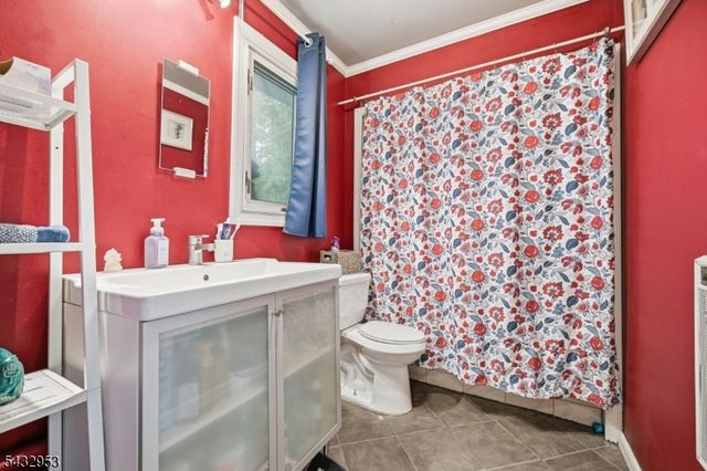 48 Goldfinch Ln, West Milford Twp., NJ 07421