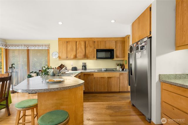 351 NE 163rd, Shoreline, WA 98155
