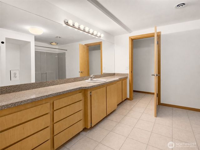 351 NE 163rd, Shoreline, WA 98155