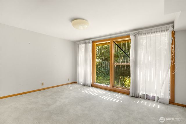 351 NE 163rd, Shoreline, WA 98155