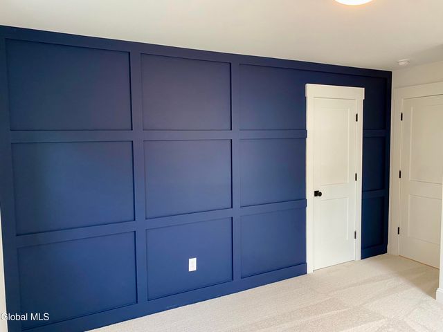 73 Ashtree Lane, Niskayuna, NY 12309