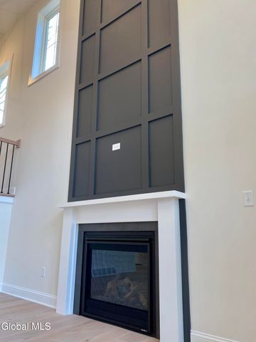 73 Ashtree Lane, Niskayuna, NY 12309