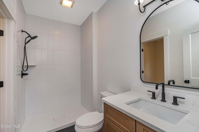 73 Ashtree Lane, Niskayuna, NY 12309