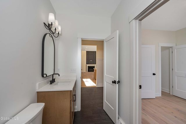 73 Ashtree Lane, Niskayuna, NY 12309