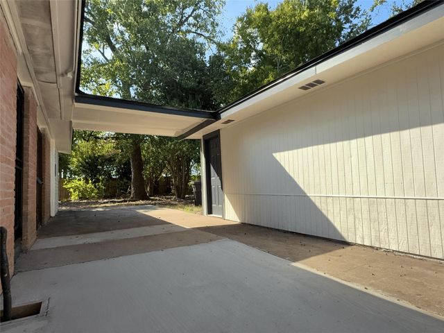 13406 Melcher Drive, Houston, TX 77045