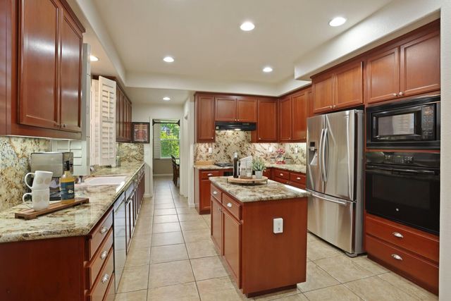 1583 Roger Dr, Tracy, CA 95304