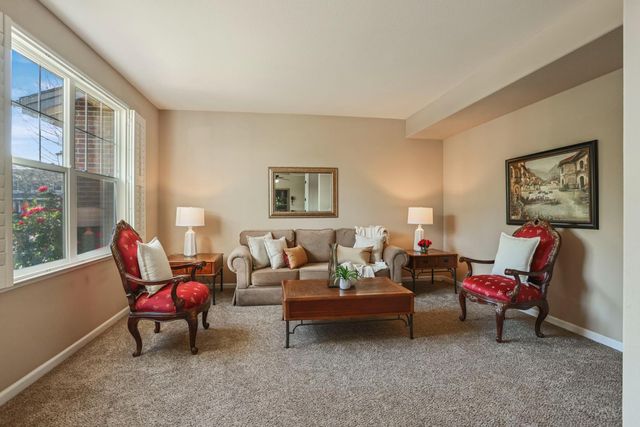 1583 Roger Dr, Tracy, CA 95304