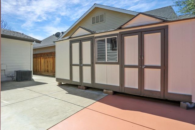 1583 Roger Dr, Tracy, CA 95304