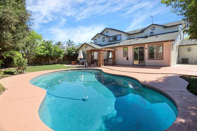 1583 Roger Dr, Tracy, CA 95304