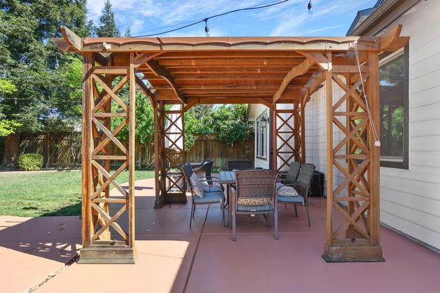 1583 Roger Dr, Tracy, CA 95304