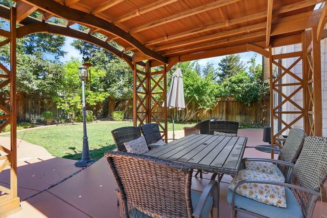 1583 Roger Dr, Tracy, CA 95304