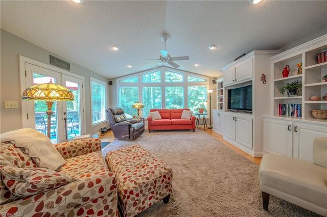 5034 Cobblestone Road, Winston-salem, NC 27106