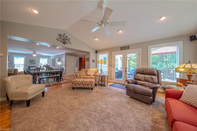 5034 Cobblestone Road, Winston-salem, NC 27106