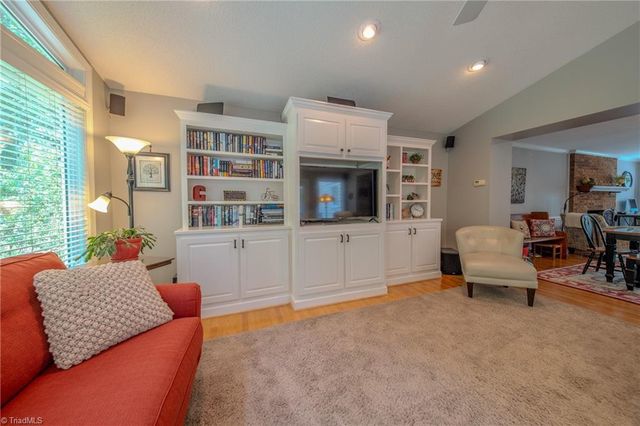 5034 Cobblestone Road, Winston-salem, NC 27106
