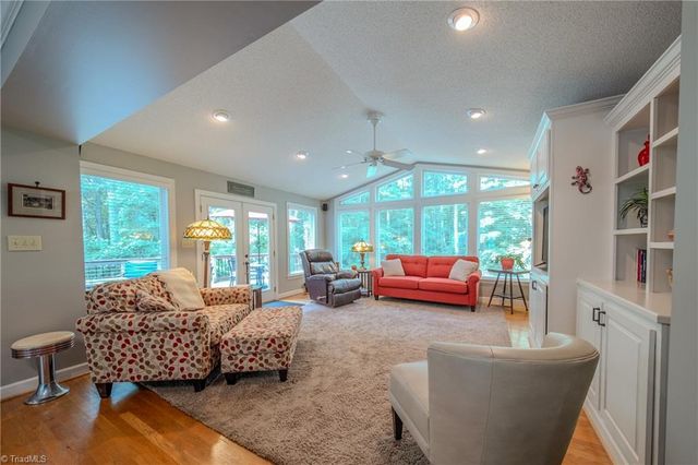 5034 Cobblestone Road, Winston-salem, NC 27106