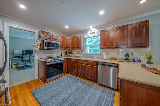 5034 Cobblestone Road, Winston-salem, NC 27106
