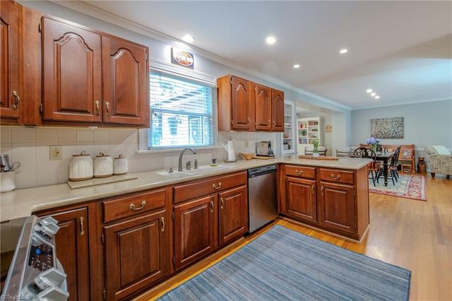5034 Cobblestone Road, Winston-salem, NC 27106