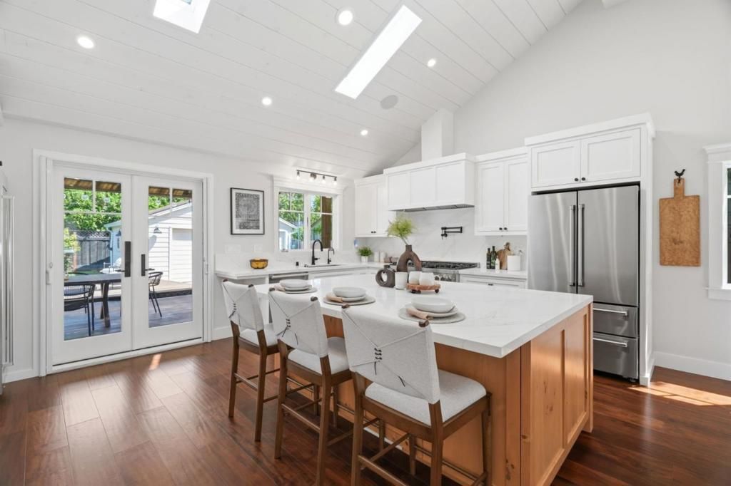 Image 11 of property listing at 1233 Malone Road, San Jose, CA 95125