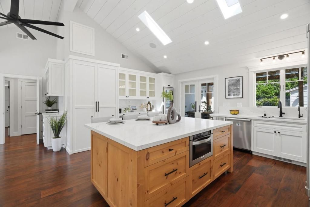Image 13 of property listing at 1233 Malone Road, San Jose, CA 95125