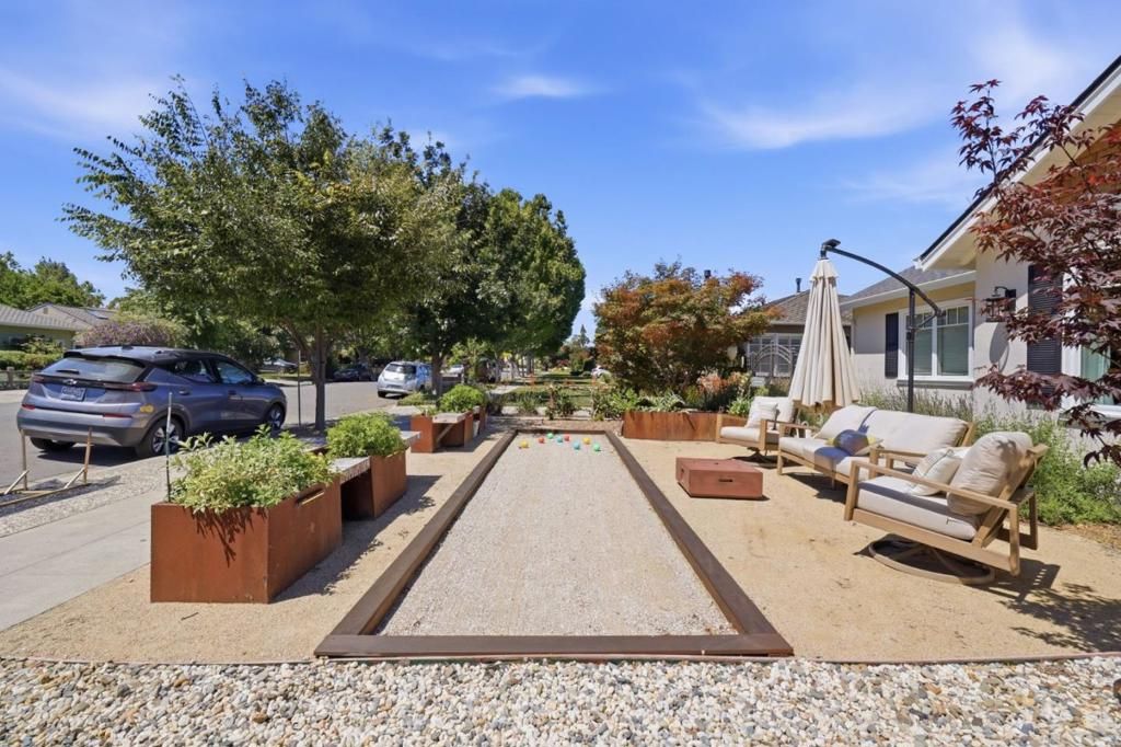 Image 3 of property listing at 1233 Malone Road, San Jose, CA 95125