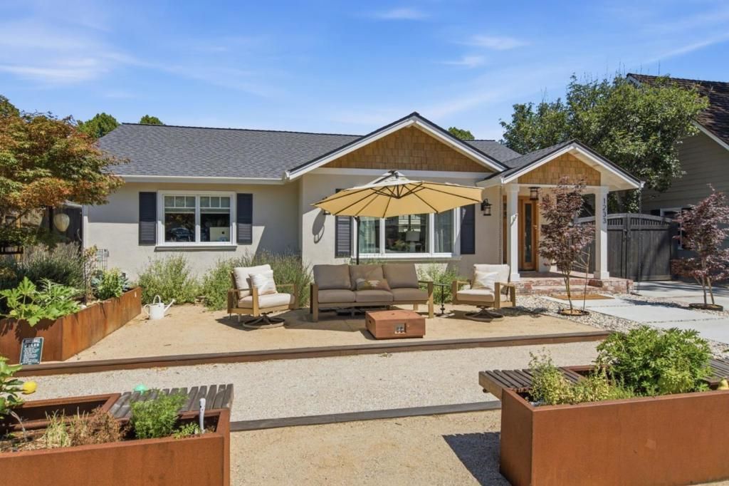 Image 4 of property listing at 1233 Malone Road, San Jose, CA 95125
