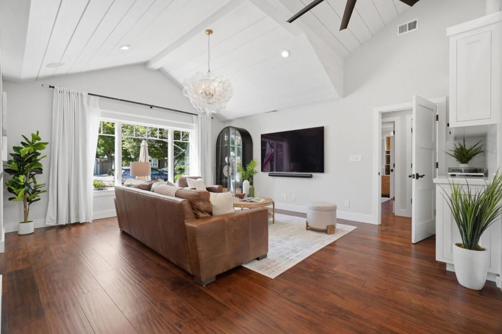 Image 9 of property listing at 1233 Malone Road, San Jose, CA 95125