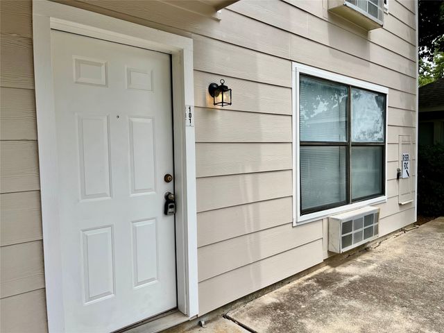 701 W Sycamore Street 101, Denton, TX 76201