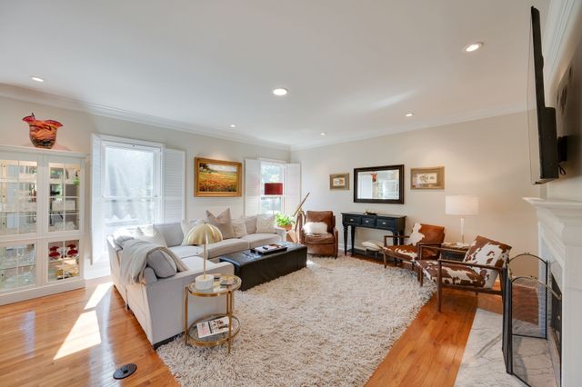 65 Ravenwood Hills Cir, Nashville, TN 37215