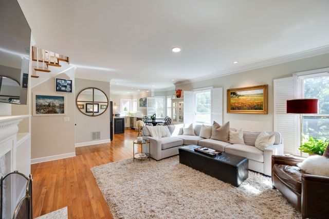 65 Ravenwood Hills Cir, Nashville, TN 37215