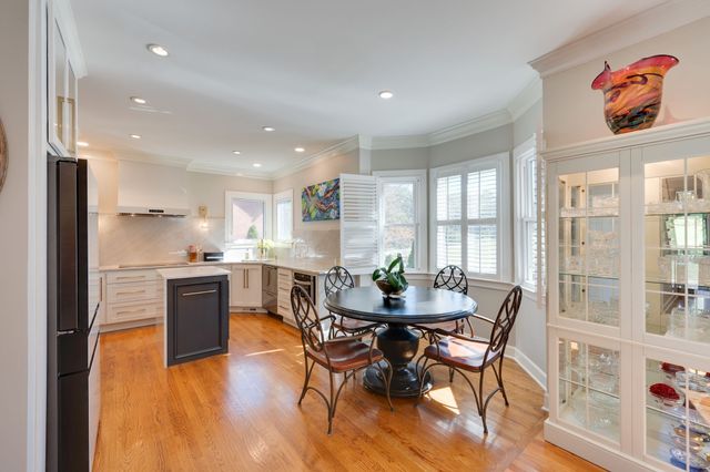 65 Ravenwood Hills Cir, Nashville, TN 37215