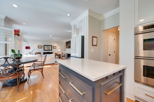 65 Ravenwood Hills Cir, Nashville, TN 37215