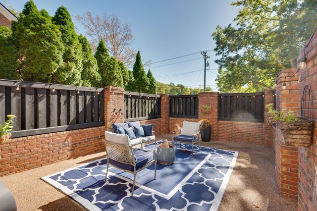 65 Ravenwood Hills Cir, Nashville, TN 37215